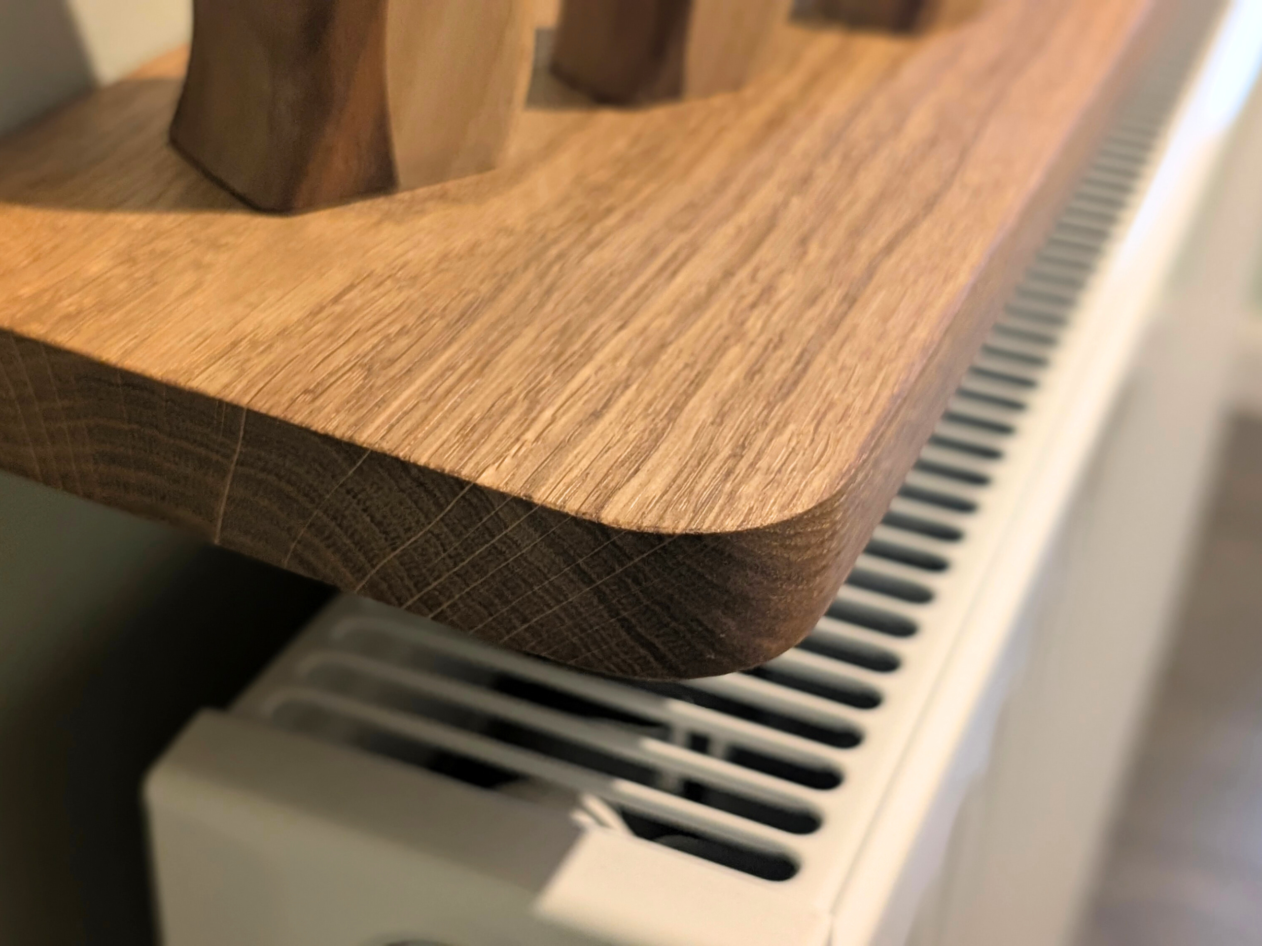110cm Easy fit oak radiator shelf - Close up