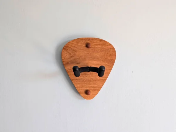 Solid Oak Plectrum Guitar Mount - no guitar, straight image